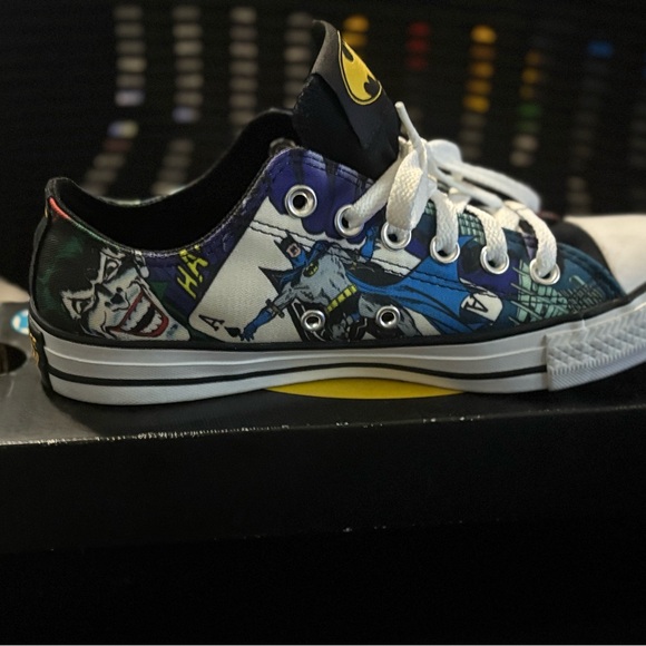 Converse DC Batman X Joker 80th Anniversary - Picture 1 of 3